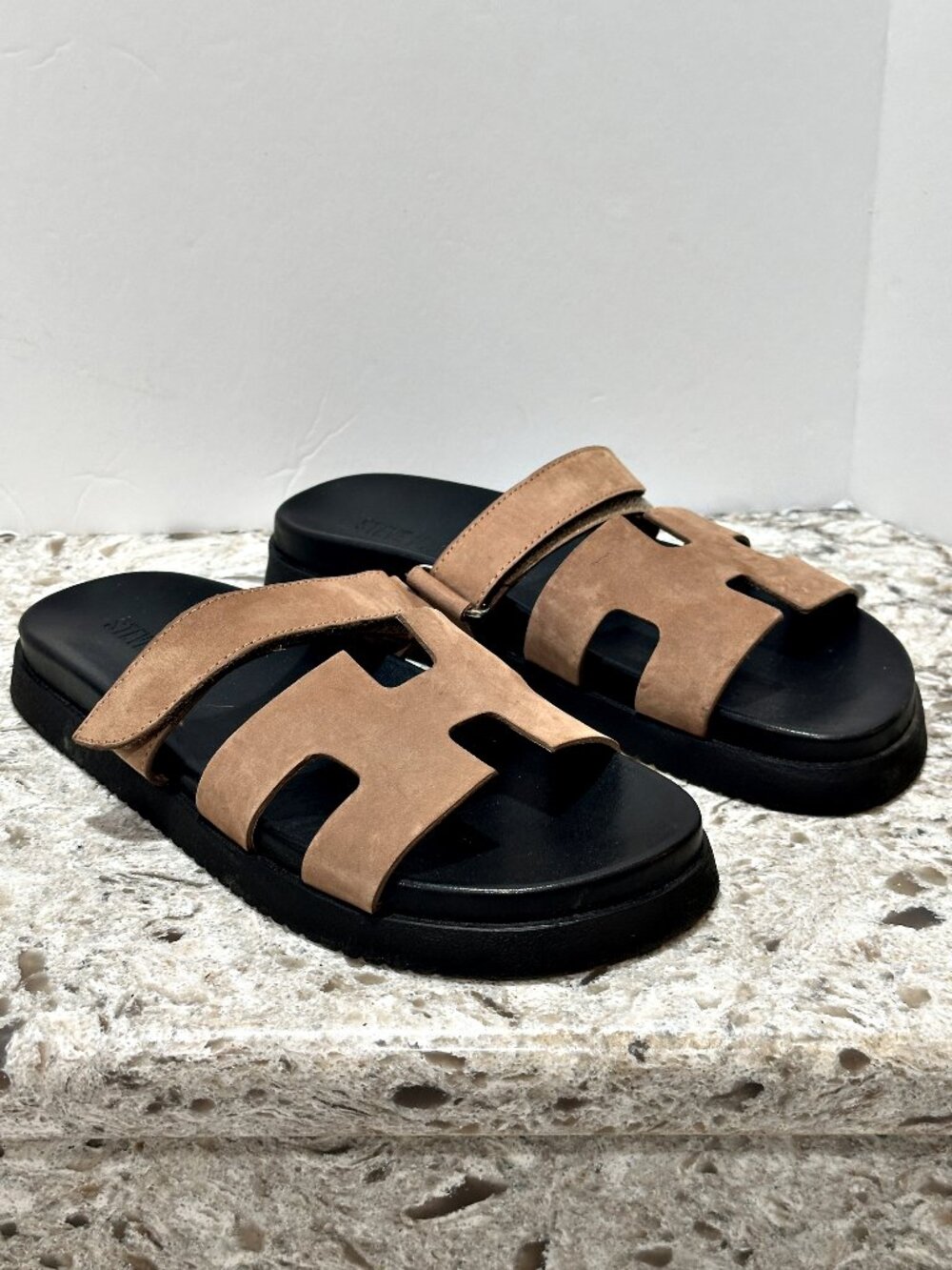 Steve Madden Mayven Sandals Size 8.5 Tan Nubuck H Strap Design Platform Slides